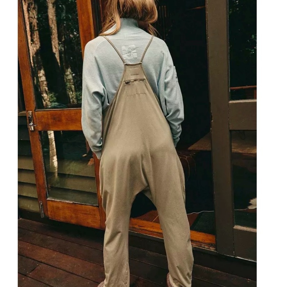 FP Movement by Free People Hot Shot Onesie Sage Stone Oversized Small NWT - Picture 2 of 11